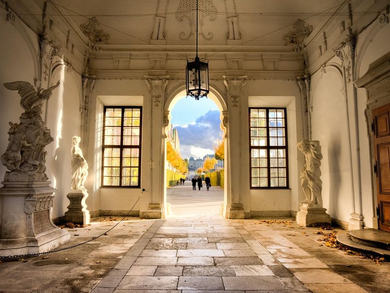 Vienna — Imperial Elegance and Open Scene