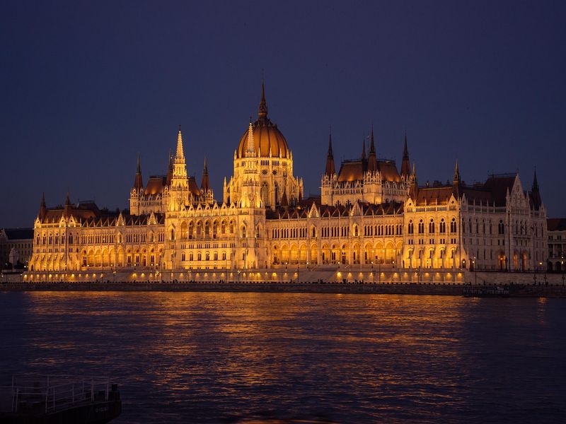 Budapest — Thermal Baths & Ruin Bars
