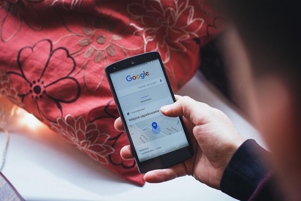 Die besten Apps & Tools für queeres Reisen