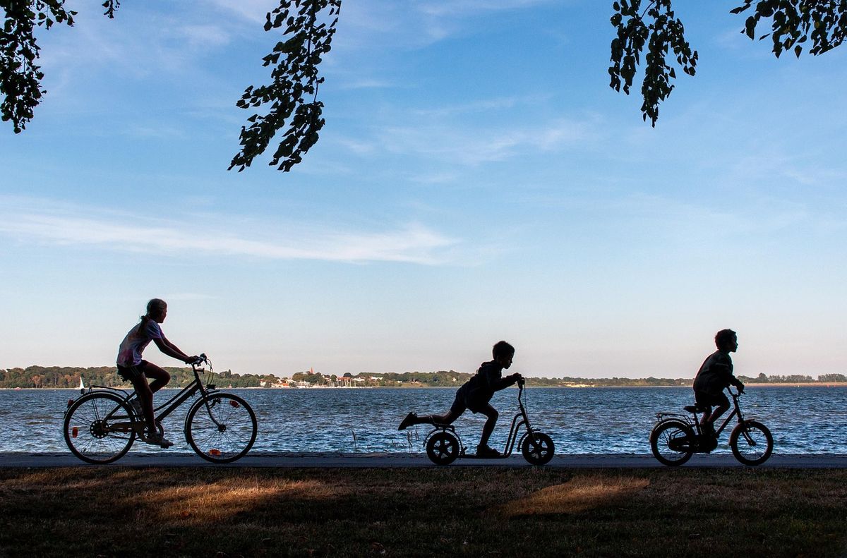 Regenbogenfamilien unterwegs: Familienfreundliche queere Reiseziele