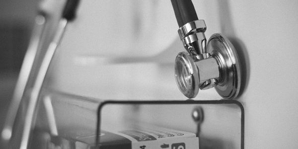 Sexuelle Gesundheit auf Reisen: PrEP, Testen, Impfen