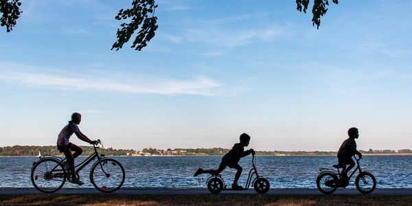 Familias arcoíris de viaje: destinos queer aptos para familias