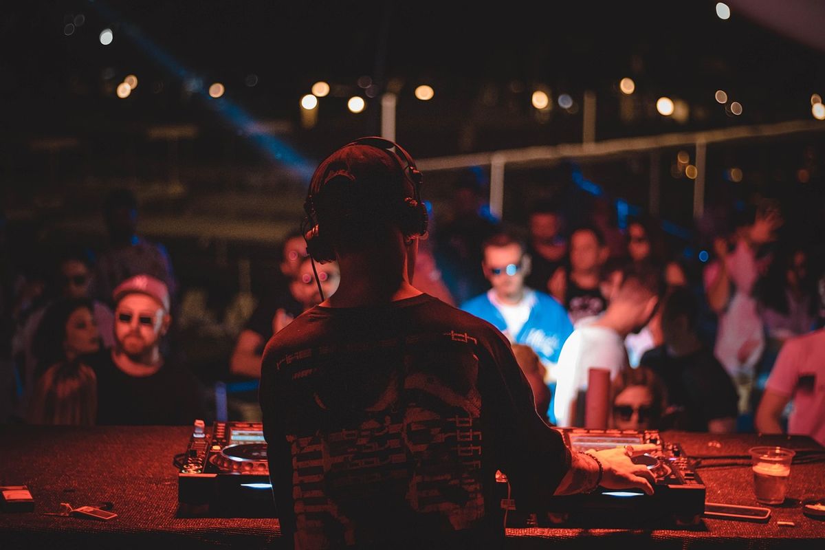 Techno, House & Pop: Die richtige Party finden