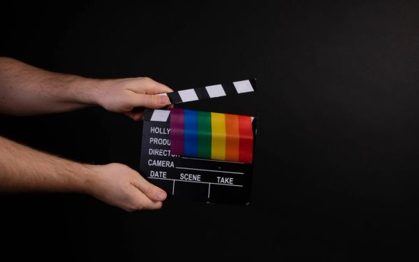 Queere Streaming-Nischenanbieter: Dekkoo, Revry & Co. im Überblick