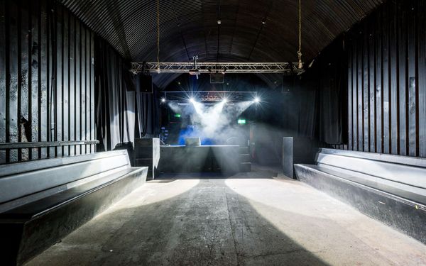 K.o.-Tropfen im Club: Vorbeugen, erkennen und was du im Verdachtsfall tun kannst